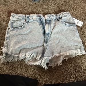 pacsun light washed shorts!